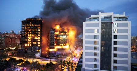 Dramat w Hiszpanii. Co najmniej cztery  osoby nie żyją. Walka z ogniem trwa