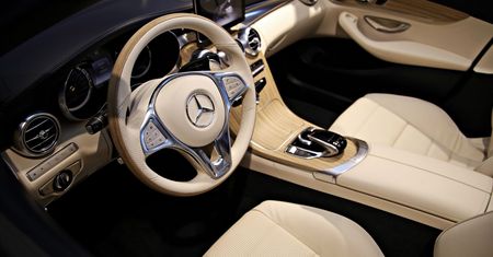 Mercedes-Benz Klasy C Cabriolet – zajrzyj do wnętrza