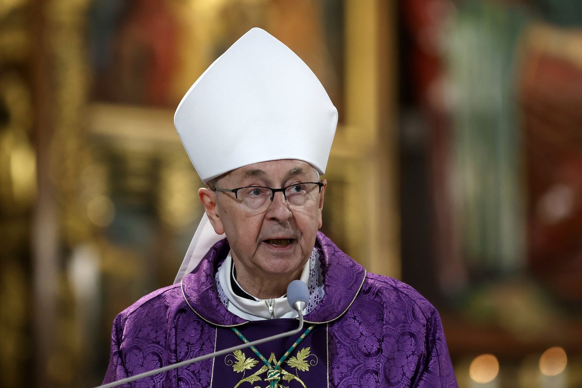Archidiecezja Poznańska poinformowała, że arcybiskup Stanisław Gądecki trafił do szpitala. Przewodniczący Episkopatu ma przejść tam zabieg chirurgiczny 