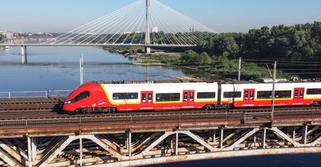 Warszawa. Od niedzieli zmiana rozkładów jazdy SKM