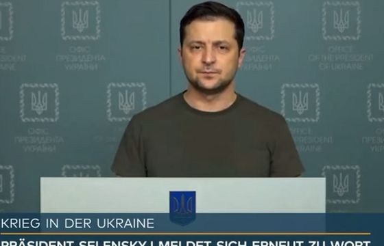 Ukraińska tłumaczka w niemieckiej telewizji popłakała się w czasie przemówienia Wołodymyra Zełenskiego