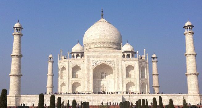 W kilku stanach w Indiach pojawił się kult bogini Korony