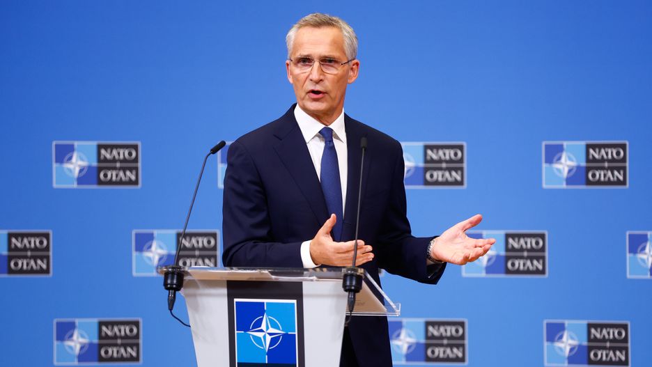 NATO Secretary General Jens Stoltenberg gestures during a pre-ministerial press conference at the Alliance headquarters in Brussels, Belgium, 11 October 2022. Meetings of the North Atlantic Council (NAC) at the level of Defense Ministers will be held at the NATO Headquarters on 12 and 13 October 2022. EPA/STEPHANIE LECOCQ Dostawca: PAP/EPA.