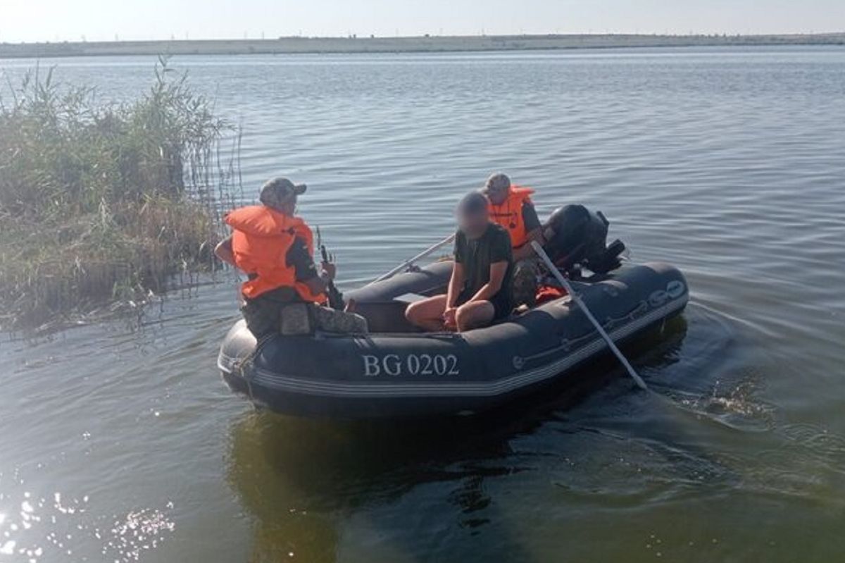 Man detained in Odessa region while swimming to Moldova to avoid draft