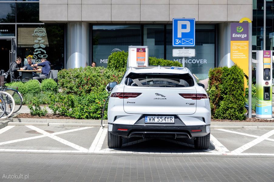 Jaguar I-Pace ładowany w Polsce (fot. Mariusz Zmysłowski)