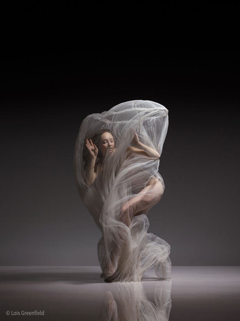 "Ta chwila może istnieć tylko na fotografii" - Lois Greenfield opowiada o fotografowaniu tancerzy Haselbladem z lat 80. 7