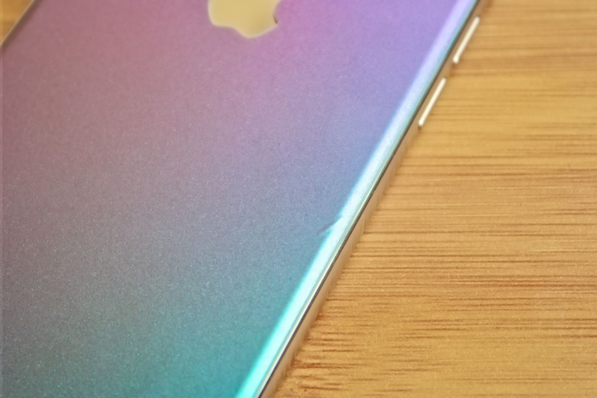 EasySkinz Chameleon Amethyst, czyli jak odpicowałem swojego iPhone'a. Zmienia kolor niczym kameleon 4