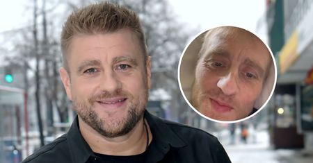 Schorowany Tomasz Jakubiak wyjawił, że wypadają mu włosy. "Bardzo mnie boli brzuch"