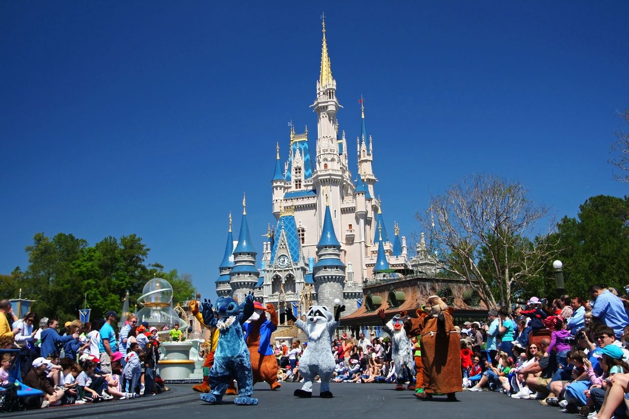 Odwiedziły Disney World. Obsługa kazała im się przebrać