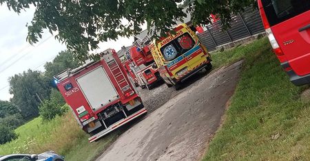 Starsza kobieta wpadła do studni. Akcja ratunkowa nie przyniosła skutku