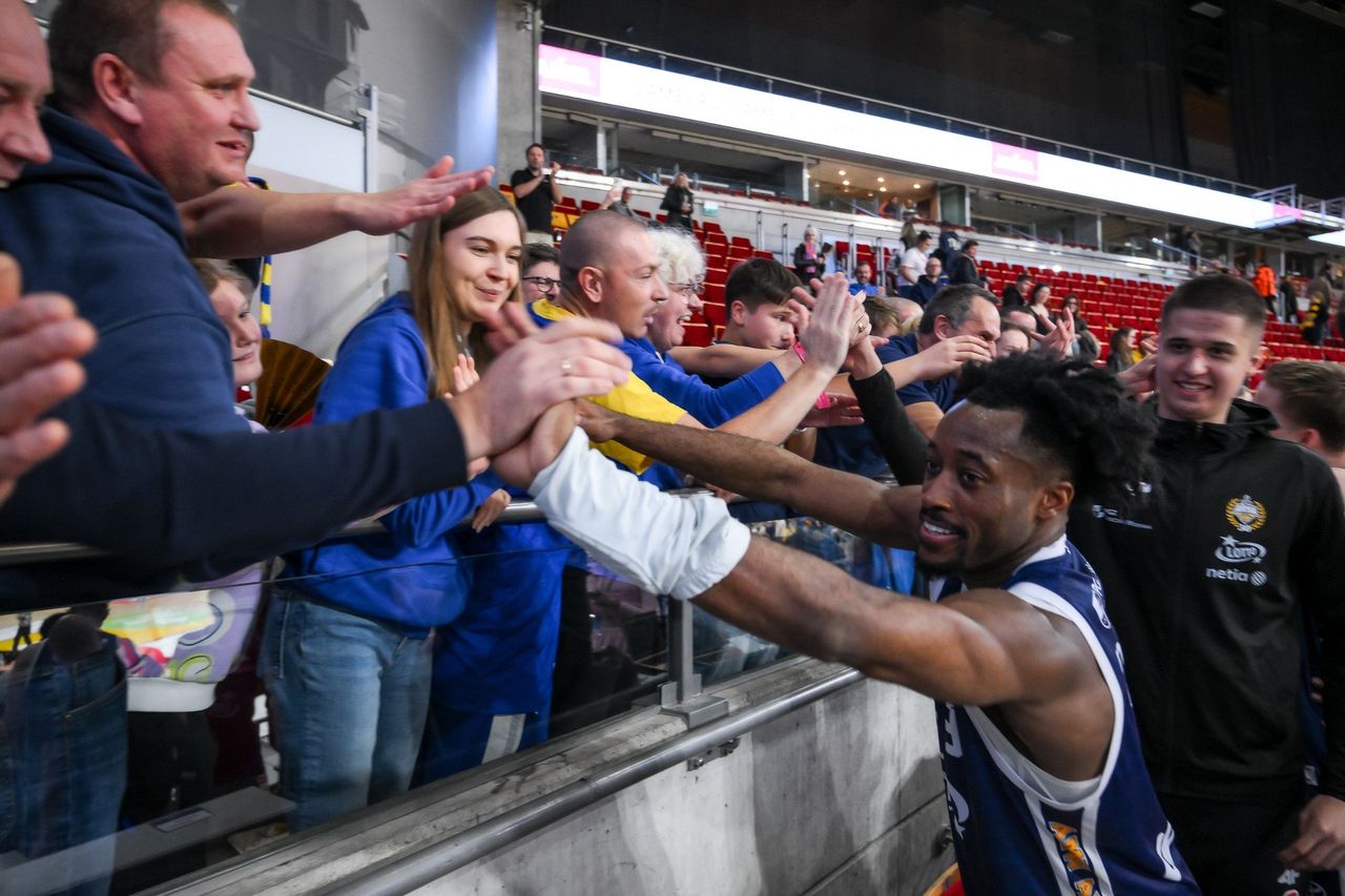 Ponad 5 tysięcy kibiców na derbach Trójmiasta nie mogło żałować. Wielkie emocje do końca, choć radość tylko jednym