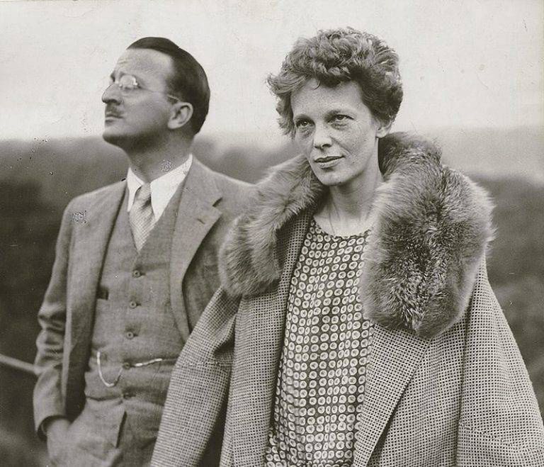 Earhart zaangażowała się w działalność na rzecz praw kobiet, zostając prezesem organizacji zrzeszającej pilotki na całym świecie..jpg