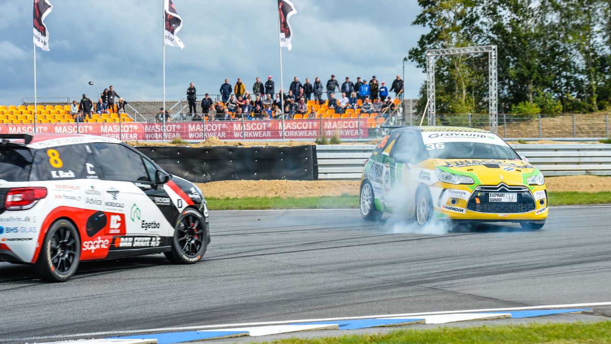 Na szczęście wszyscy kierowcy wyszli cało z wypadku.