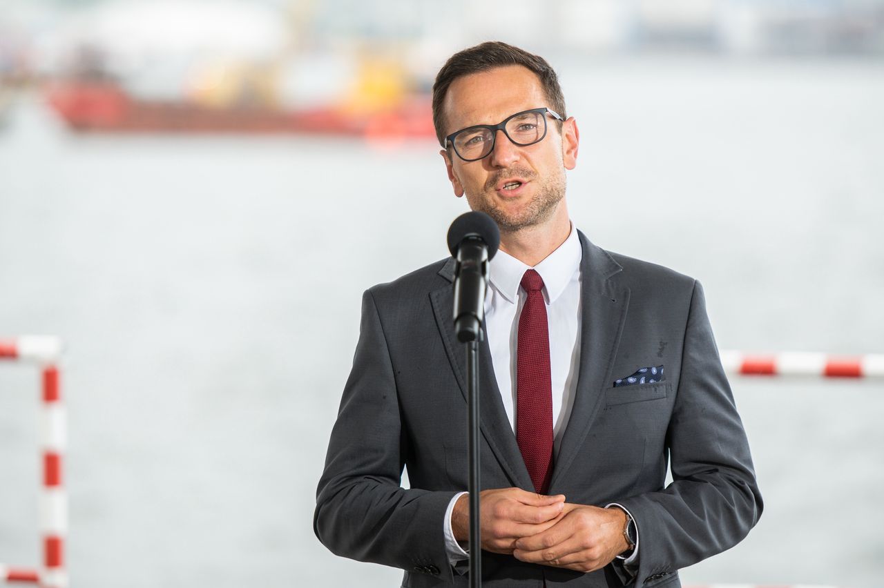 Trzecia fala za progiem. Wiceminister Buda: wierzę w mądrość przedsiębiorców