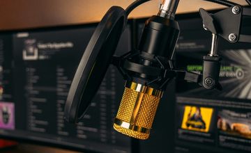 Jedynka, Eska Rock i Antyradio zyskują słuchaczy. RMF FM i Radio Eska ze spadkami