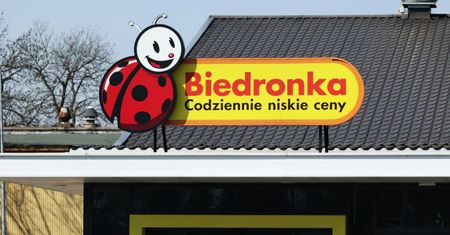 Początek 15 maja. Biedronka ogłasza limity. 12 sztuk na kartę