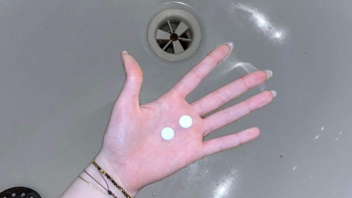 Jak udrożnić zatkany brodzik?