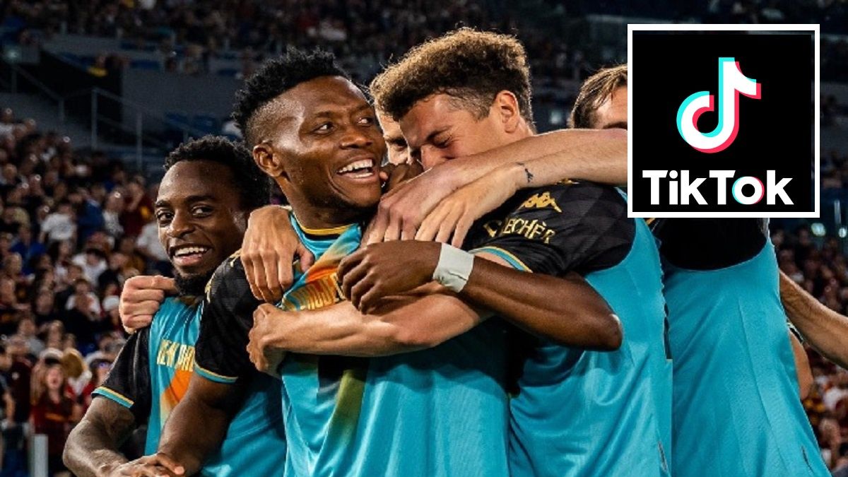 Piłkarze Venezii FC cieszą się z gola