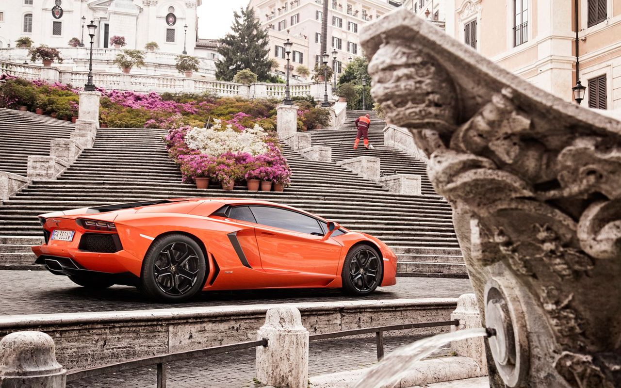 Lamborghini Aventador LP700-4