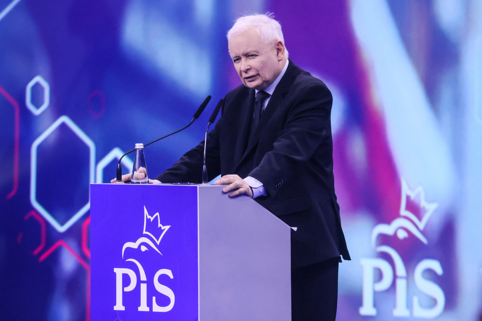 Nieoficjalne doniesienia z PiS. Kaczyński jest wściekły i rozważa ważny krok