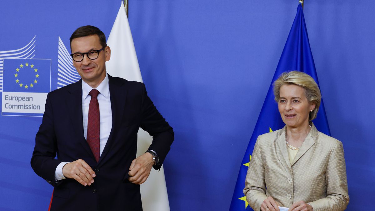 Na zdjęciu: Mateusz Morawiecki i Ursula von der Leyen przed tzw. kolacją roboczą 