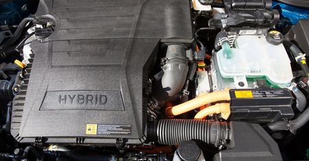 Najlepsze używane auta hybrydowe i elektryczne. Ranking "What Car?"
