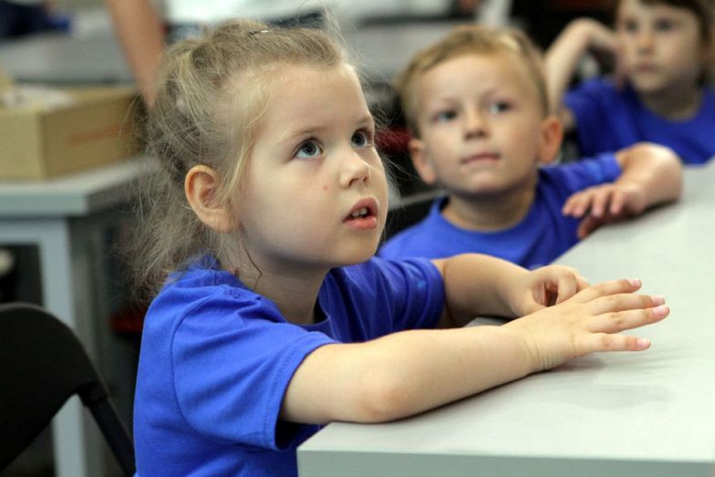 Ukraińskie dzieci w nowych szkołach. "Są świetne z matematyki"