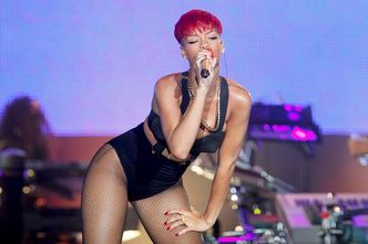 Rihanna MUSI ODWOŁYWAĆ KONCERTY!