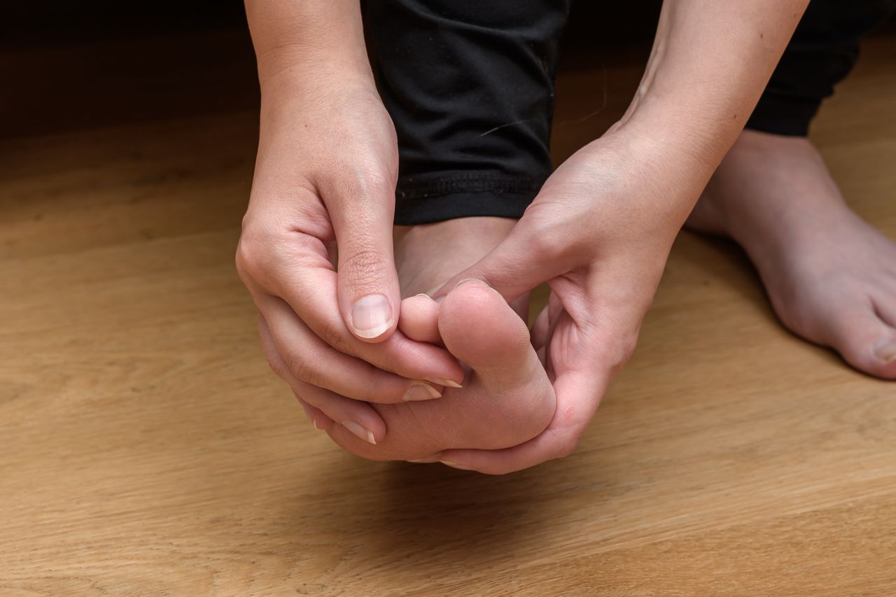 Lodowate stopy będą wspomnieniem. Koniecznie przetestuj ten trik