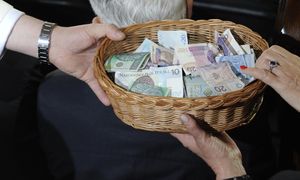 Kozienice. Ksiądz zdefraudował miliony. Usłyszał zarzuty