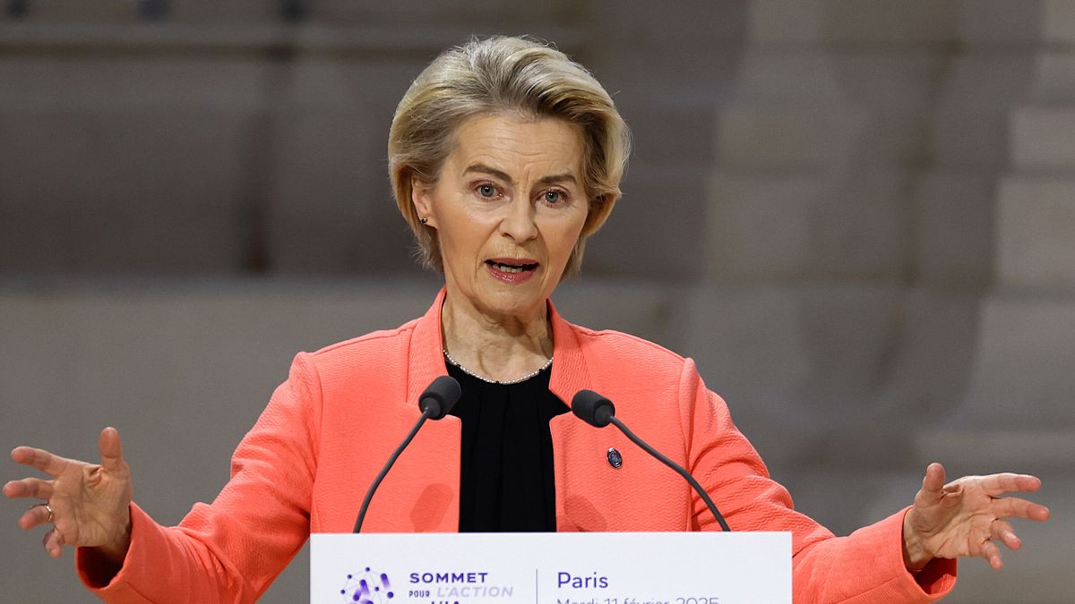 European Commission President Ursula von der Leyen delivers a speech during a plenary session of the Artificial Intelligence (AI) Action Summit at the Grand Palais in Paris, France, 11 February 2025. The summit takes place from 10 to 11 February. EPA/MOHAMMED BADRA Dostawca: PAP/EPA.