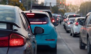 "Katastrofa". Zamontowali im progi. Zapowiadają blokadę ulicy
