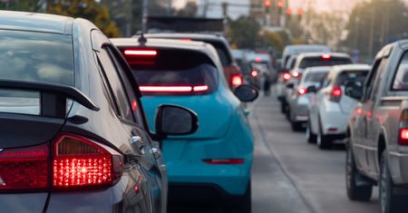 "Katastrofa". Zamontowali im progi. Zapowiadają blokadę ulicy