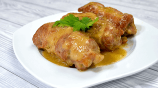 Zrazy wieprzowe. Soczyste mięso i aromatyczne dodatki