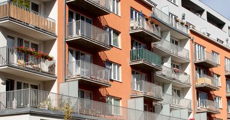 Policja i straż miejska zagląda na balkony. Lepiej zachować czujność, bo sypią się mandaty