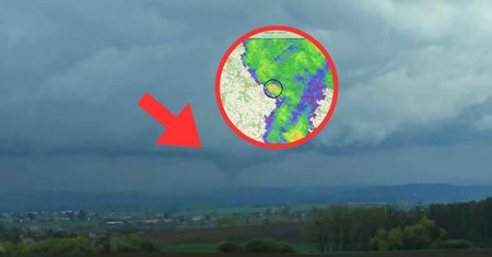 60 km od granicy. Wykrył ją polski radar. Wieści o trąbie w Czechach