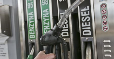 Od 16 listopada na stacjach zimowe paliwo. Co oferują najwięksi gracze?