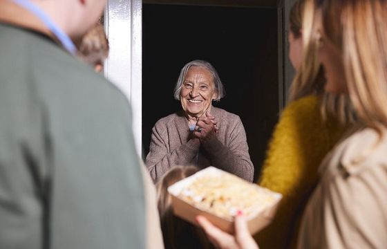 Fundacja Biedronki zwraca uwagę na samotność osób starszych