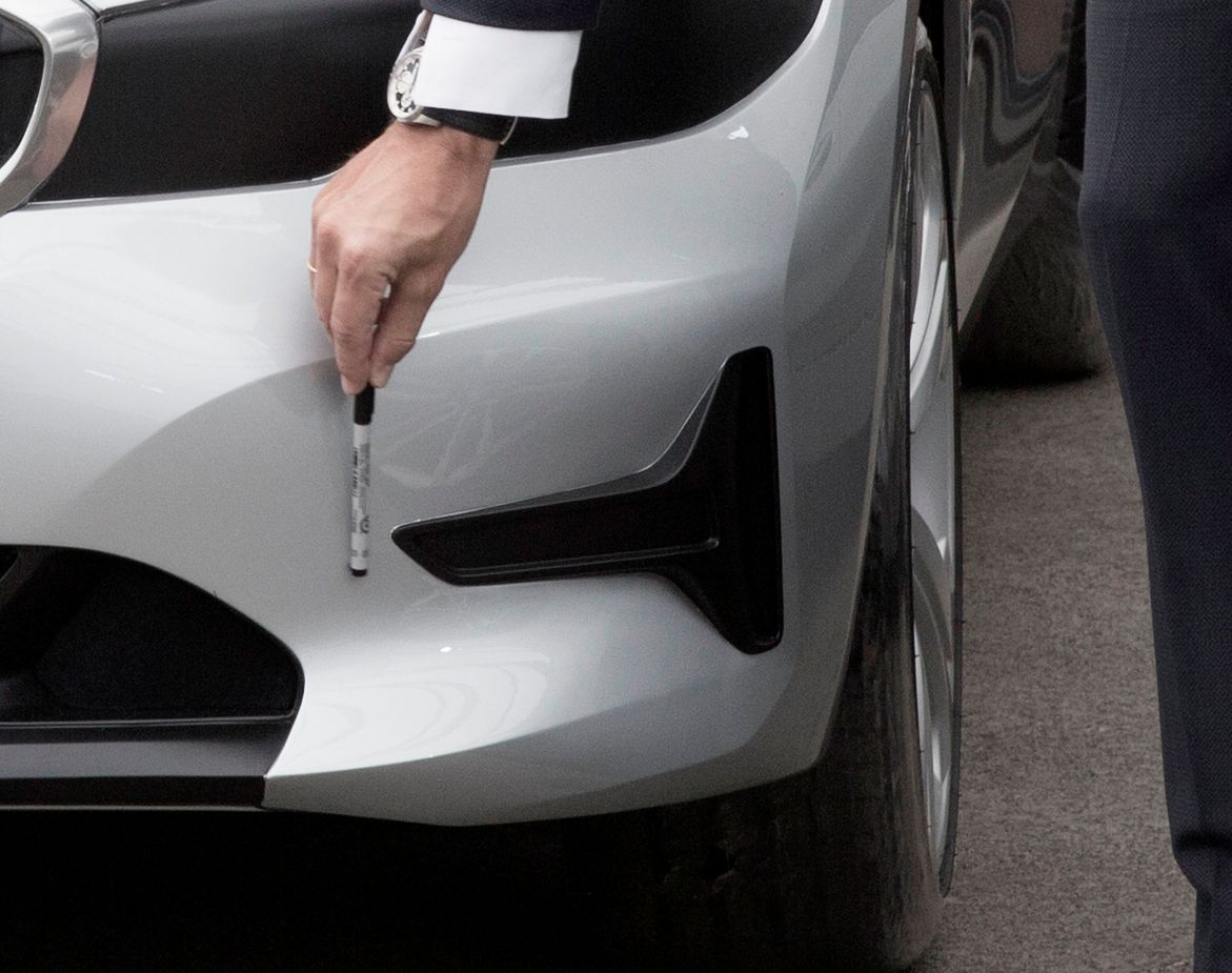 Kod lakieru można znaleźć po numerze VIN. Są jednak lepsze sposoby