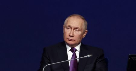 Rosjanie tracą na potęgę. Ludzie Putina bez setek milionów