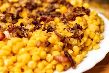 Na Podkarpaciu dodają do grochu. Mało postne, ale wszyscy się zajadają