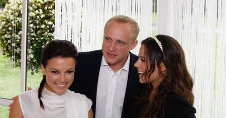 "Adamczyk łaskotał mnie po nogach"