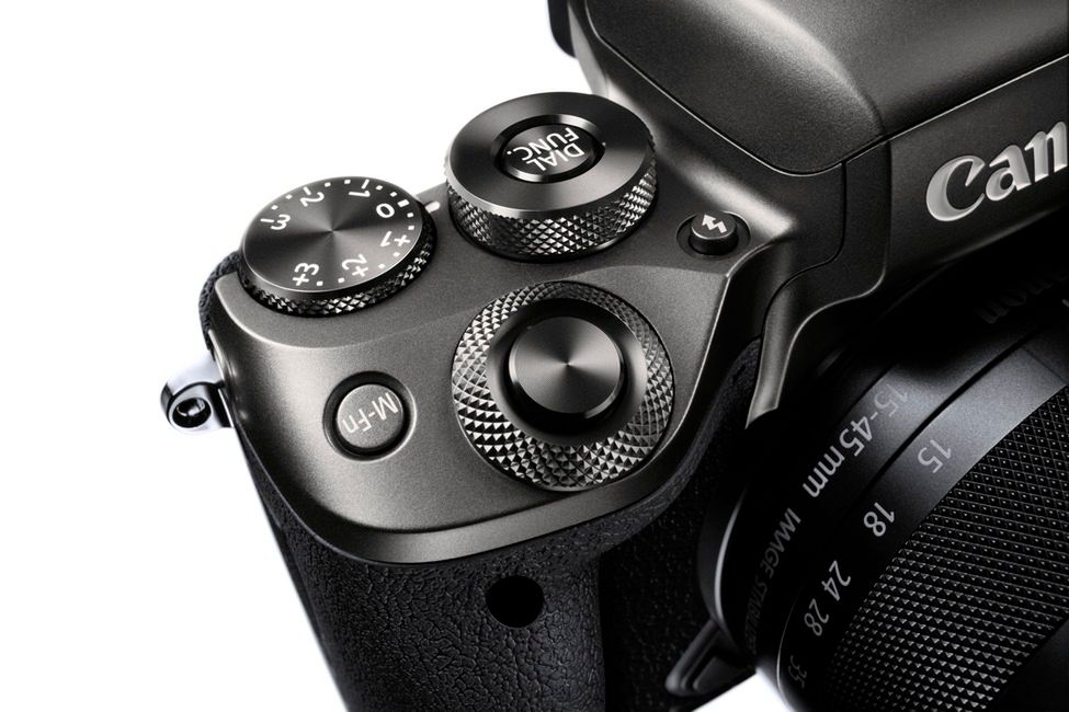 Canon EOS M5 – bezlusterkowiec z rozbudowaną ergonomią, Dual Pixel AF i wizjerem elektronicznym 3