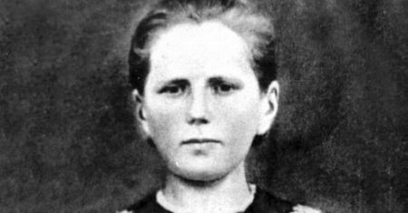 Karolina Kózkówna. Męczeńska śmierć nastolatki z rąk rosyjskiego żołnierza