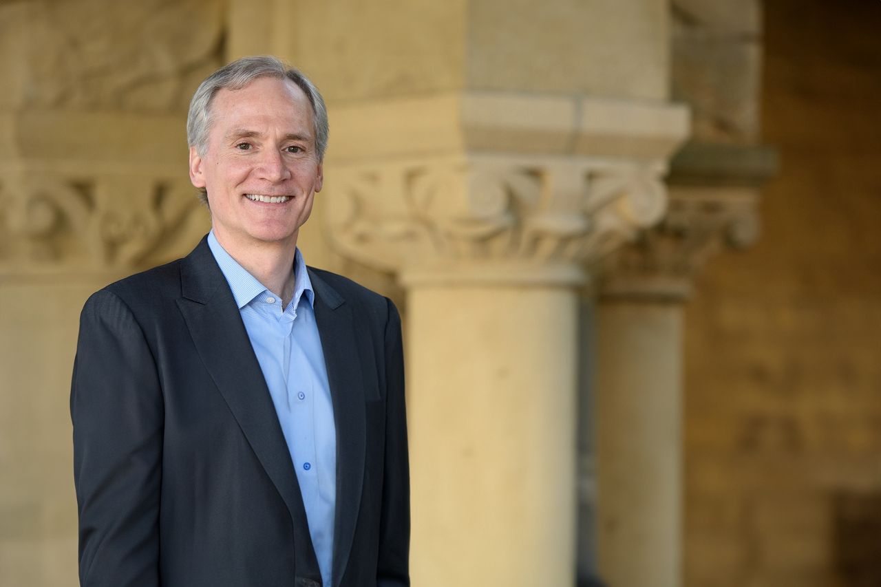 Rektor Uniwersytetu Stanforda zrezygnował ze stanowiska.
