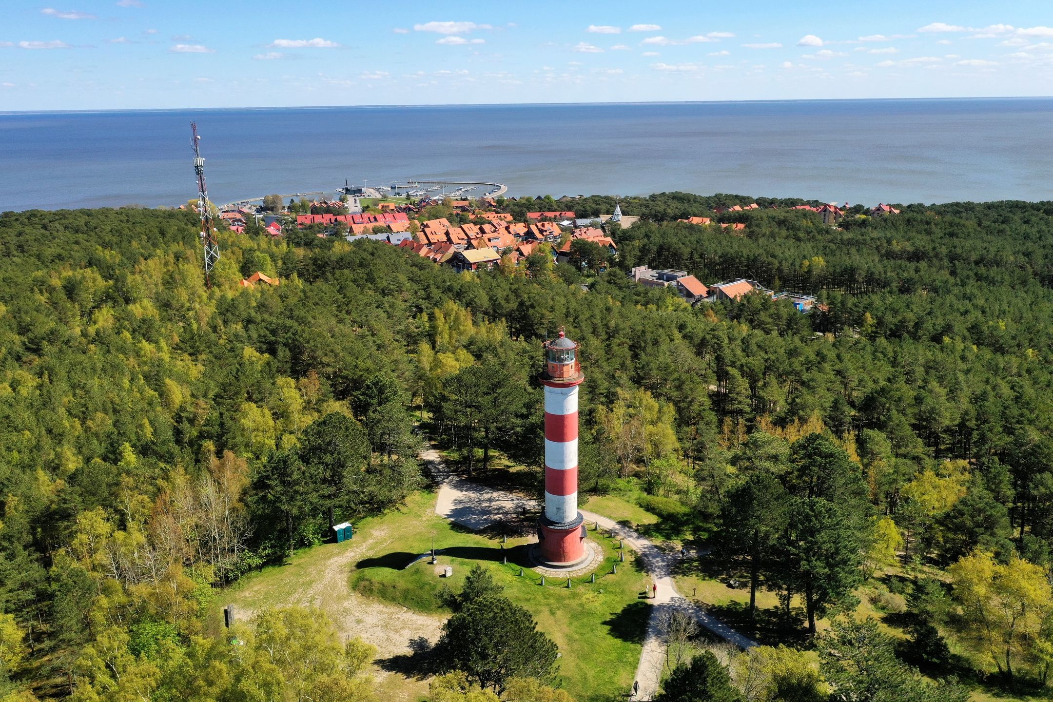 Latarnia morska w okolicy miejscowości Nida
