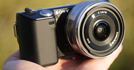 Sony i Nikon doganiają Canona na rynku fotograficznym