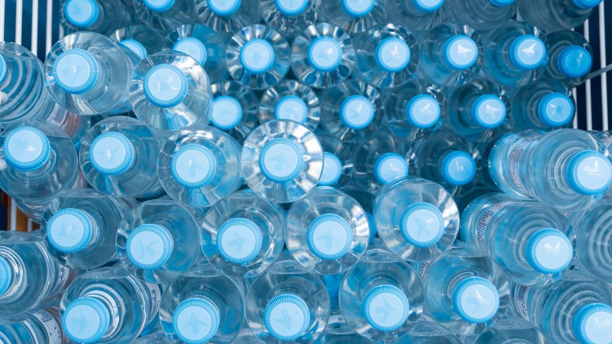 Wycofaniu z Auchan podlega woda Primavera niegazowana 1,5 l