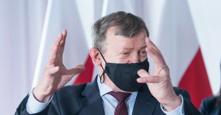 Wydatki Sejmu. Posłowie chcą aut z GPS, fortepianu i prywatnych biur
