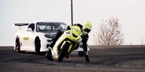 Drift Battle: Mazda RX7 vs Kawasaki ZX-10 [wideo]